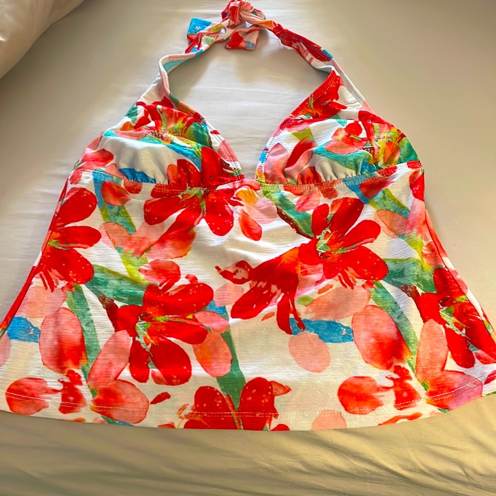 Halter top with built-in shelf bra and removable soft cups, size 12